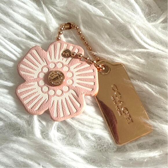 1" COACH Gold Tea Rose Flower Floral Bag Charm Hang Tag - Picture 1 of 2